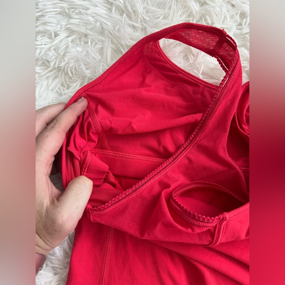 Lululemon Deep Breath Tank in Lush Coral Scalloped Trim - Size 6 - Picture 8 of 9